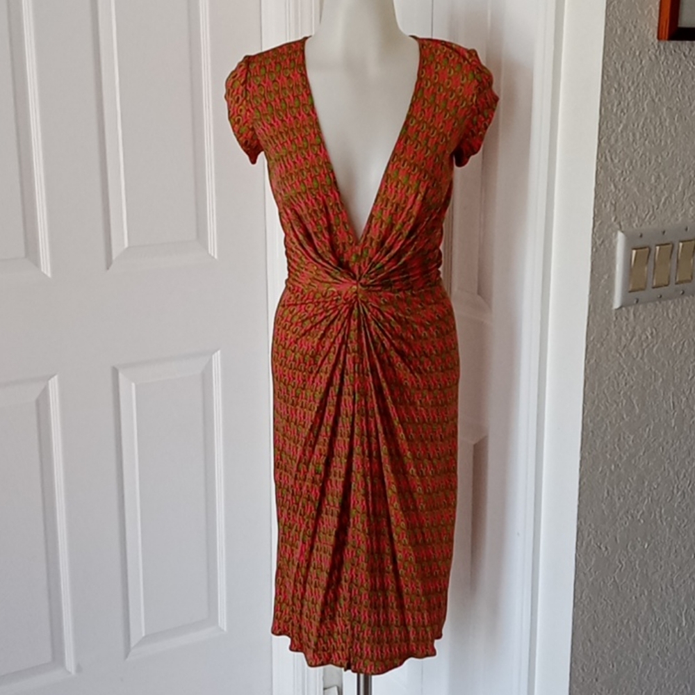 Issa  London deep v  pink pineapple dress size 6
